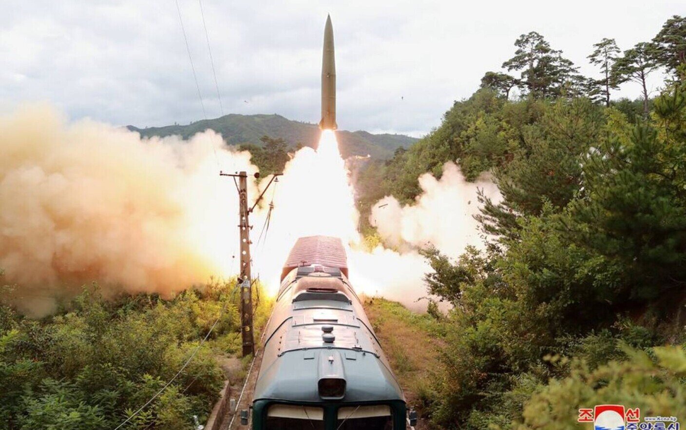 Nicio reacţie din Coreea de Nord: O rachetă a explodat deasupra Phenianului