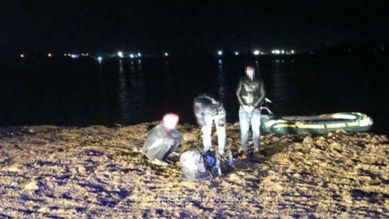 Zece cetățeni afgani, printre care și un copil de un an, prinși când au trecut Dunărea cu o barcă gonflabilă