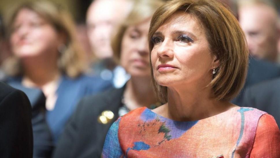 Decizie neașteptată pentru Carmen Iohannis. De ce nu renunță la catedră, deși se poate pensiona