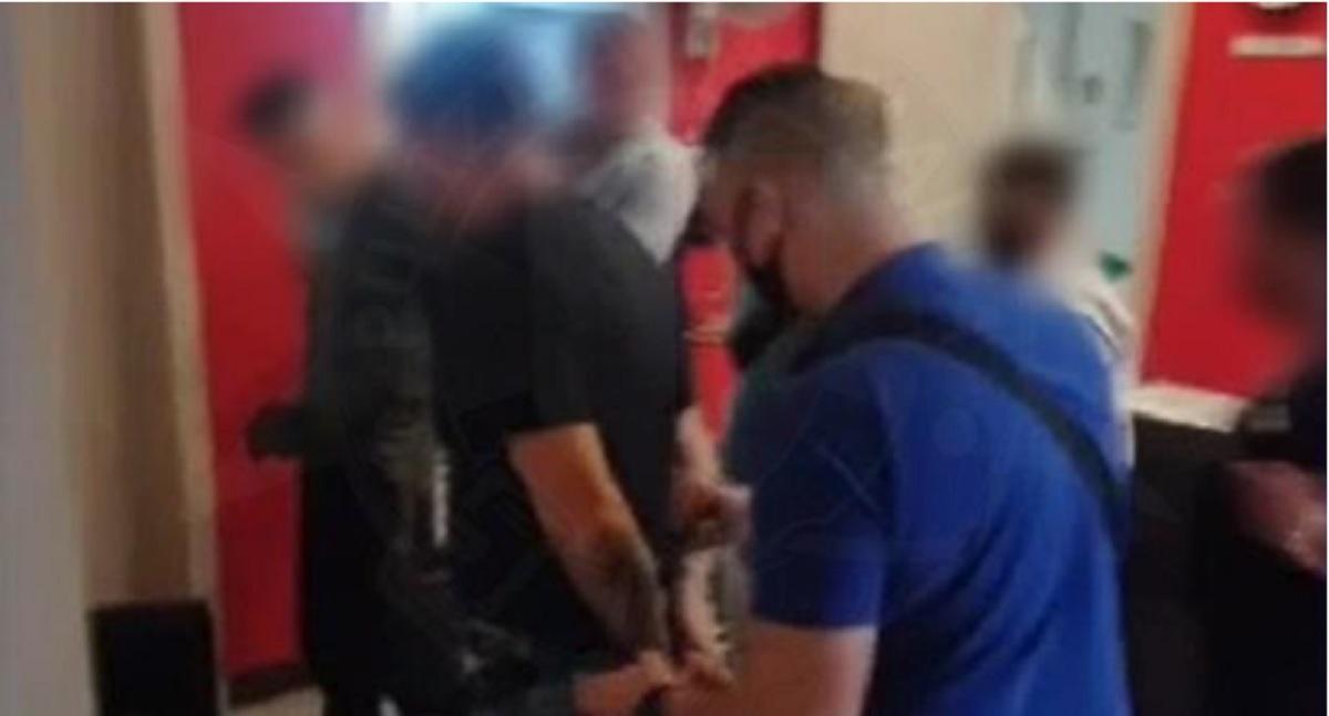 Cei trei români, reținuți în momentul cazării la hotel în Malta