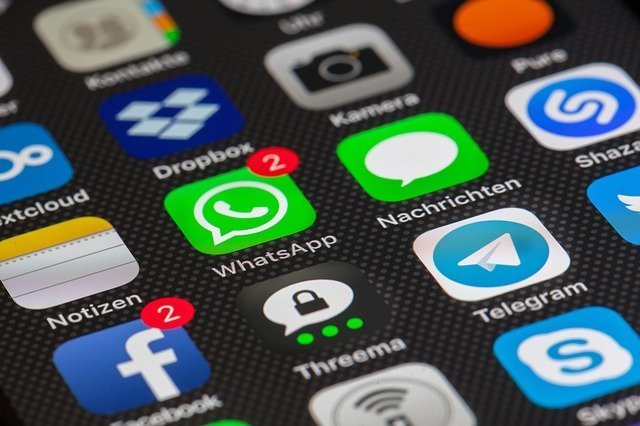 Facebook, WhatsApp și Instagram au picat