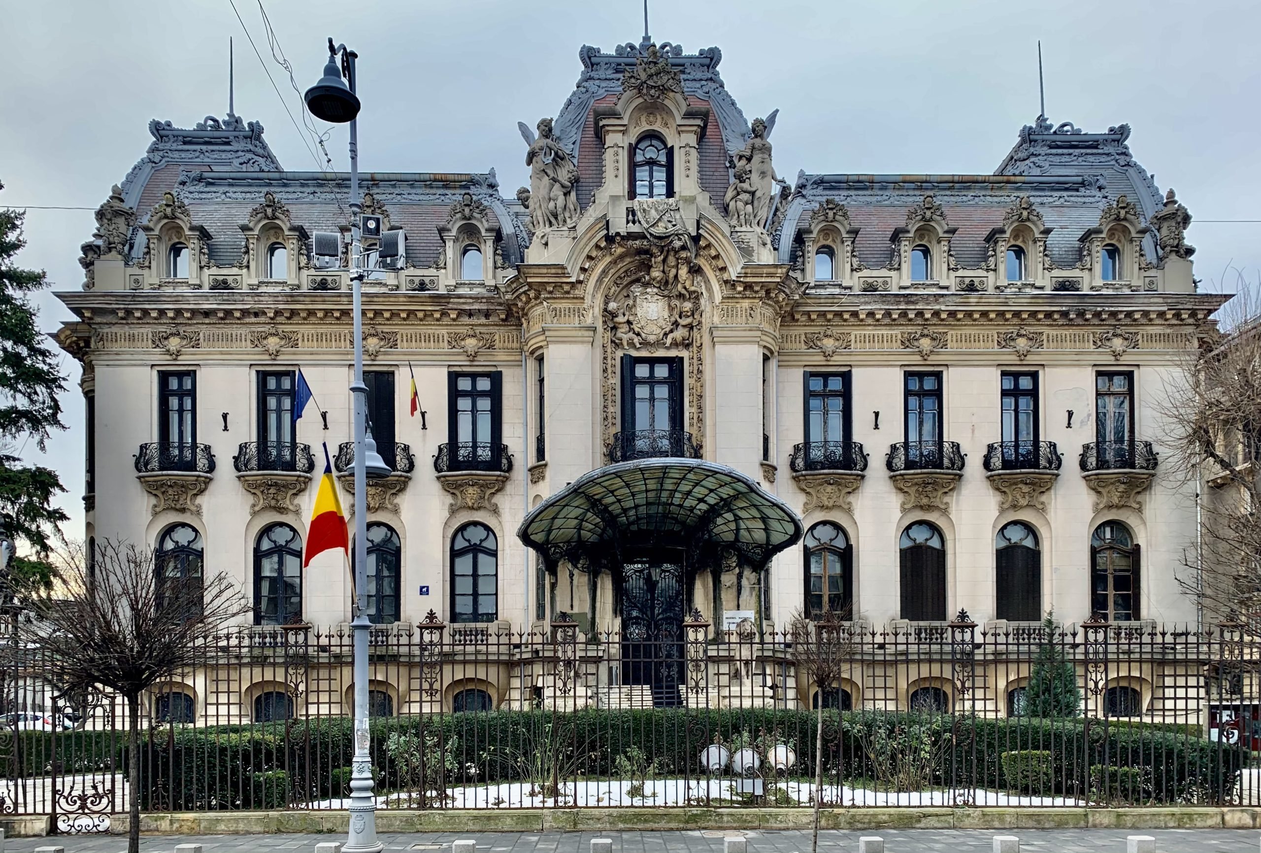 Sediul Muzeului Enescu din București, închis din 25 octombrie, pentru aproximativ doi ani