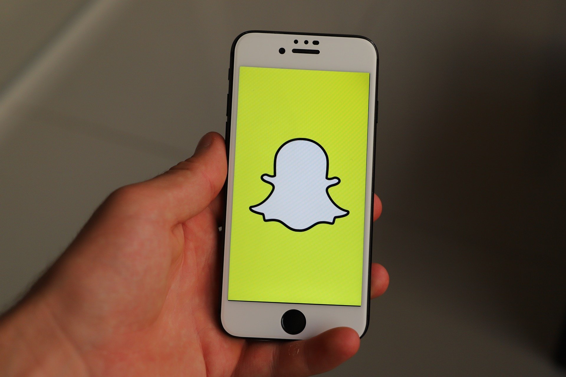 Snapchat lansează noi funcţii