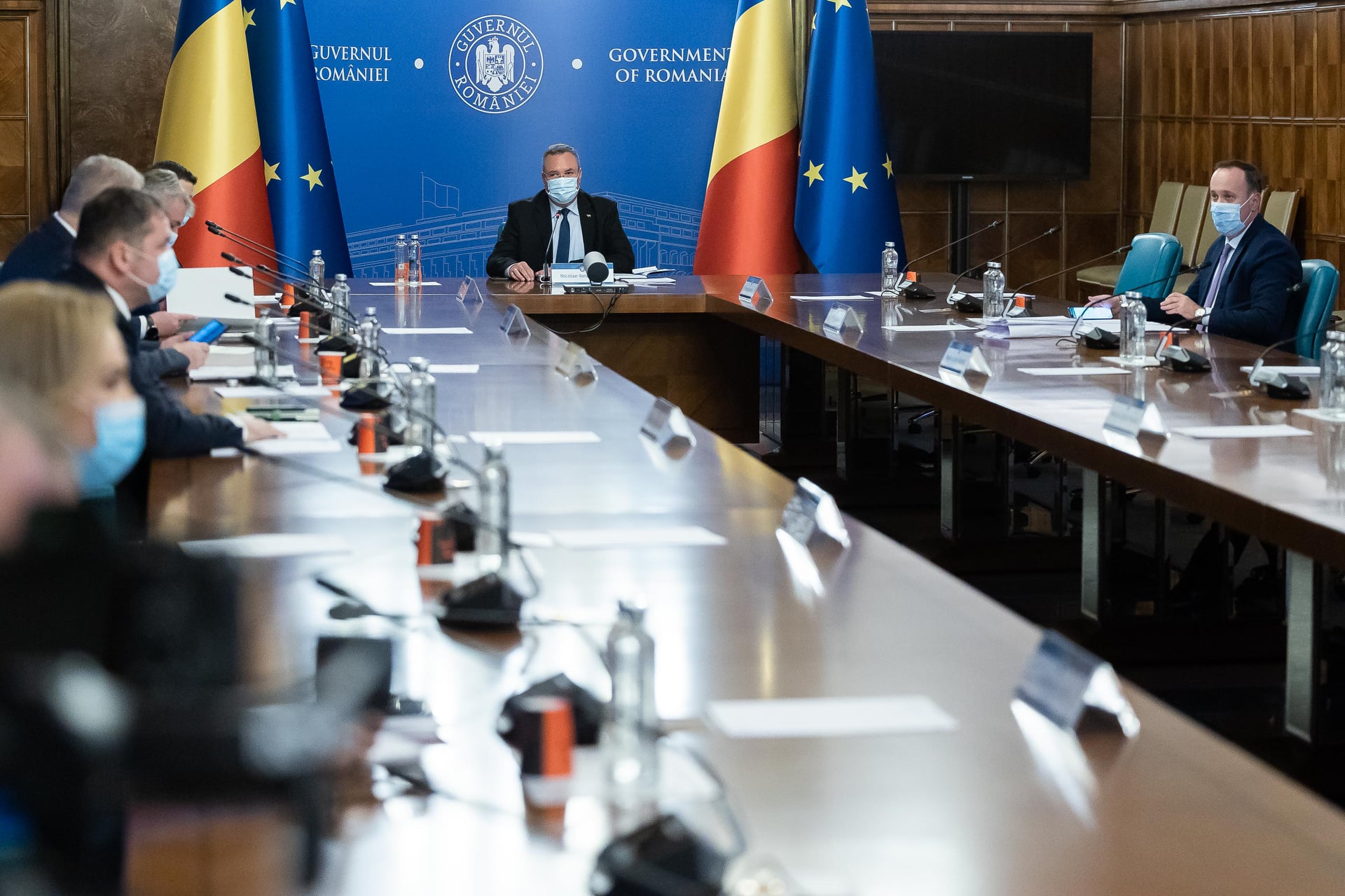 Guvernul aprobă formularul digital de intrare în România