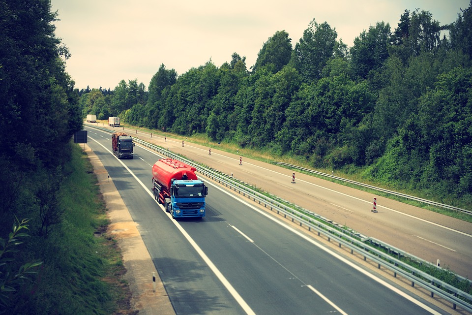 Rusia: Camioanele înmatriculate în statele membre UE vor fi interzise în Rusia începând cu zece octombrie