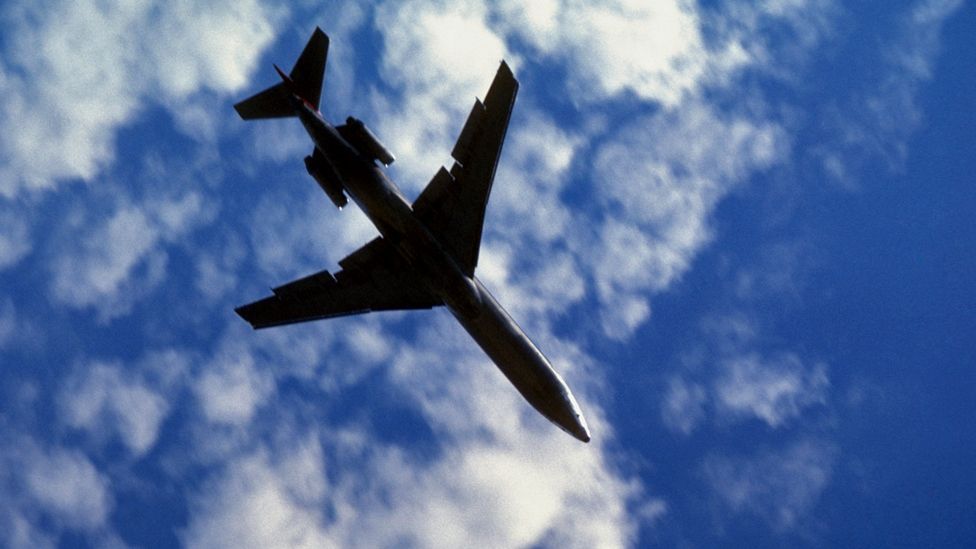 Un avion de recunoaştere rusesc a violat spaţiul aerian al Suediei