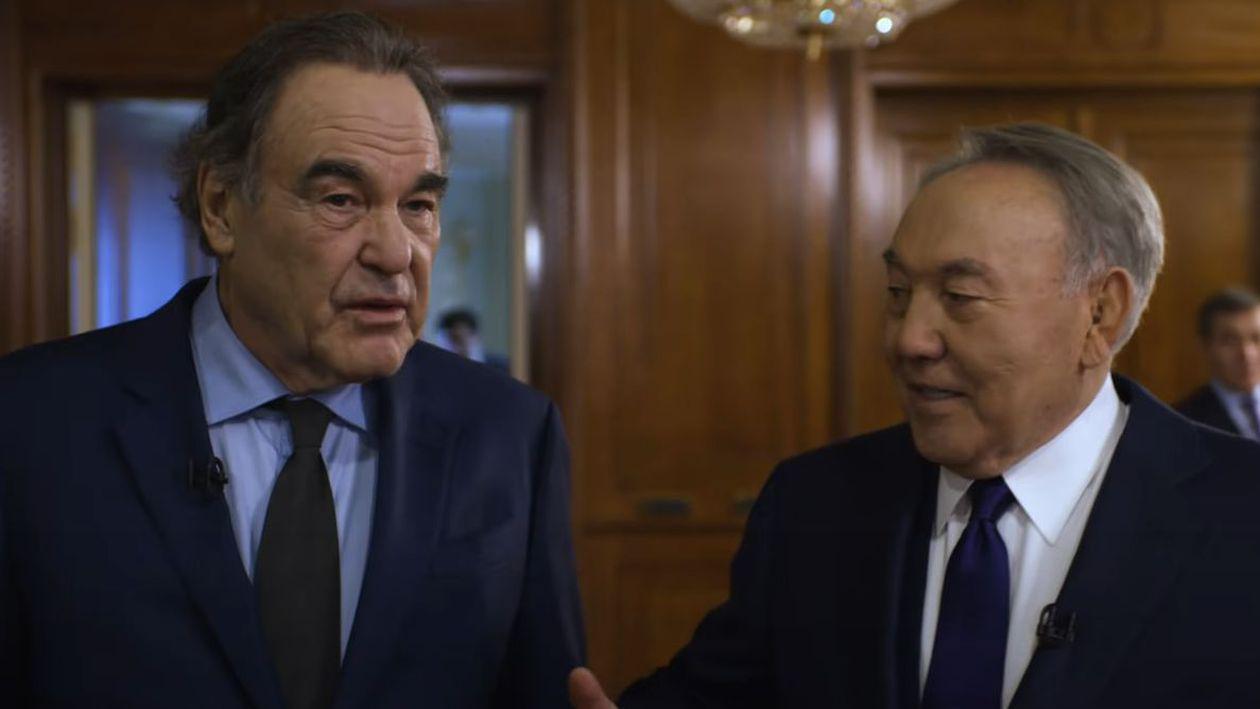 Celebrul Oliver Stone are un serial despre fostul președinte al Kazahstanului, considerat material de propagandă! (VIDEO)