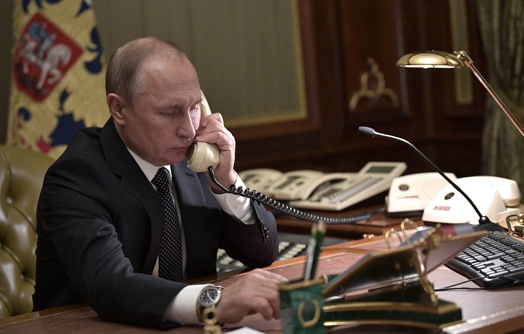 La telefon cu Macron: Putin a acuzat Ucraina de „crime de război"