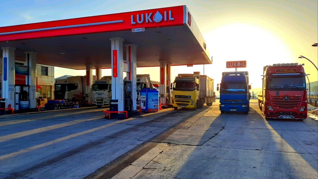 Lukoil cere încheierea războiului din Ucraina cât mai repede posibil