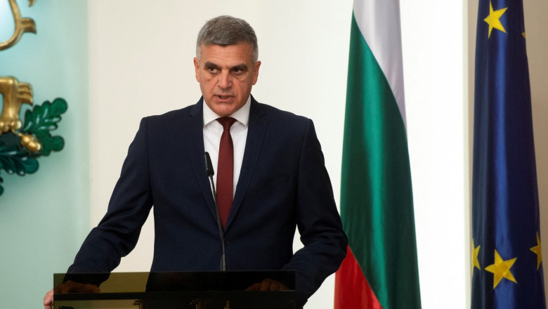 Ministrul bulgar al apărării va fi demis. El a refuzat să numească „război” invazia militară rusă