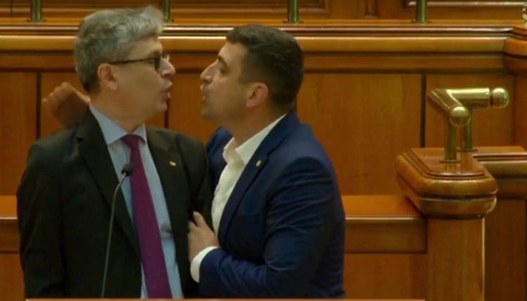 Virgil Popescu depune plângere penală în urma incidentului din Parlament: Comportamentul agresiv al liderului AUR nu are nicio scuză
