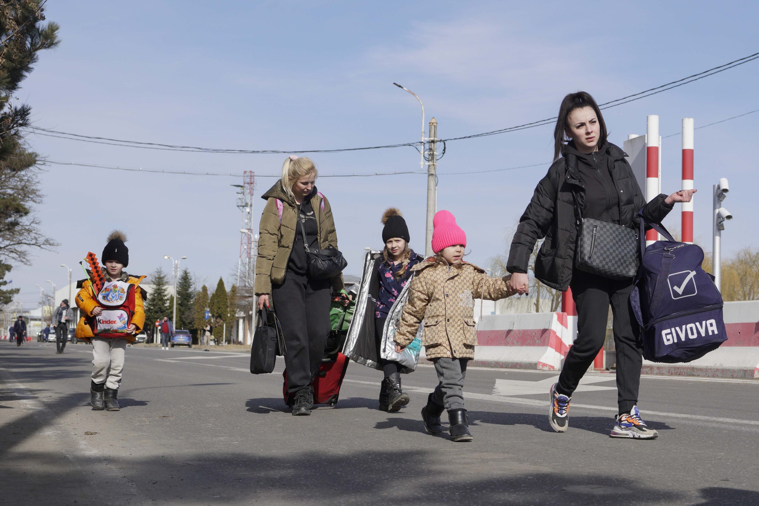 Cine găzduiește refugiați ucraineni va primi câte 70 de lei de persoană