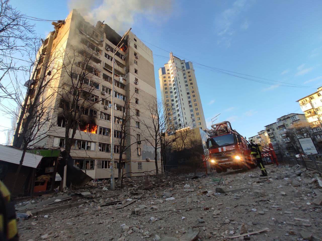 Rușii bombardează Nikopol și Zaporijjea