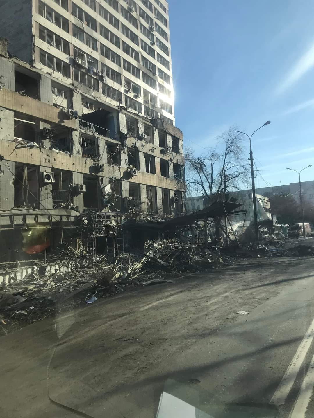 Războiul din Ucraina. Zelenski: ”Este o barbarie!”  101 spitale au fost distruse complet de armata rusă