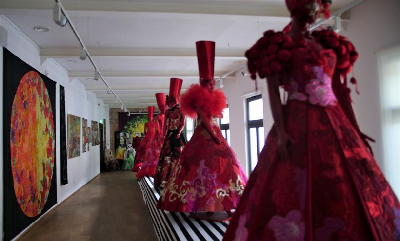 Expoziție-eveniment: Stilul Doina Levintza, în plină desfășurare, la București