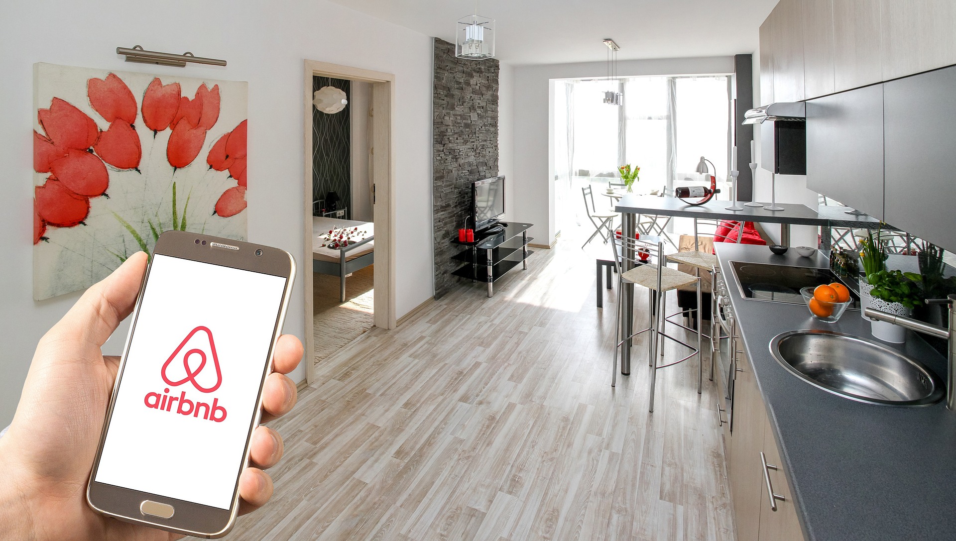 Nu se mai pot închiria case prin Airbnb în Rusia și Belarus. Toate rezervările au fost anulate