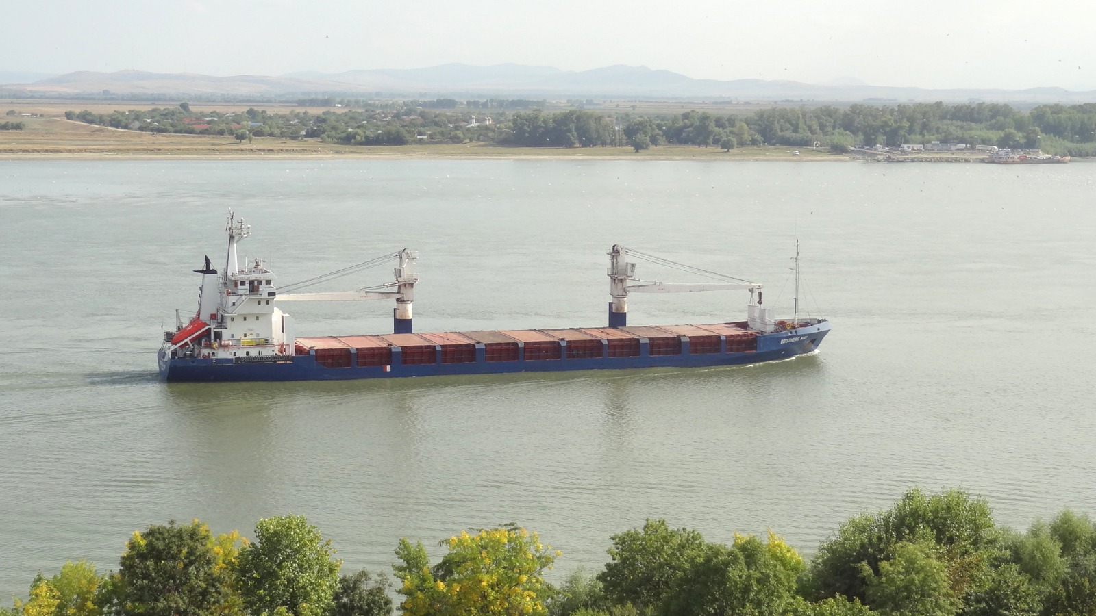 Proiectul „Fast Danube”. Bulgaria și România vor căuta finanțare UE pentru asigurarea navigației pe Dunăre tot timpul anului