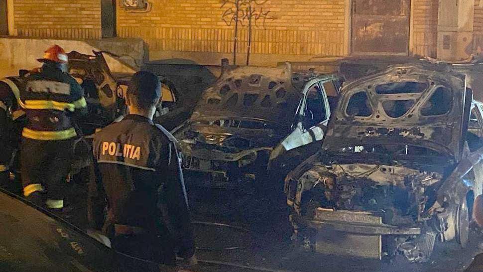 Jandarmul care a incendiat 9 mașini din gelozie, scutit de închisoare de Curtea Militară de Apel