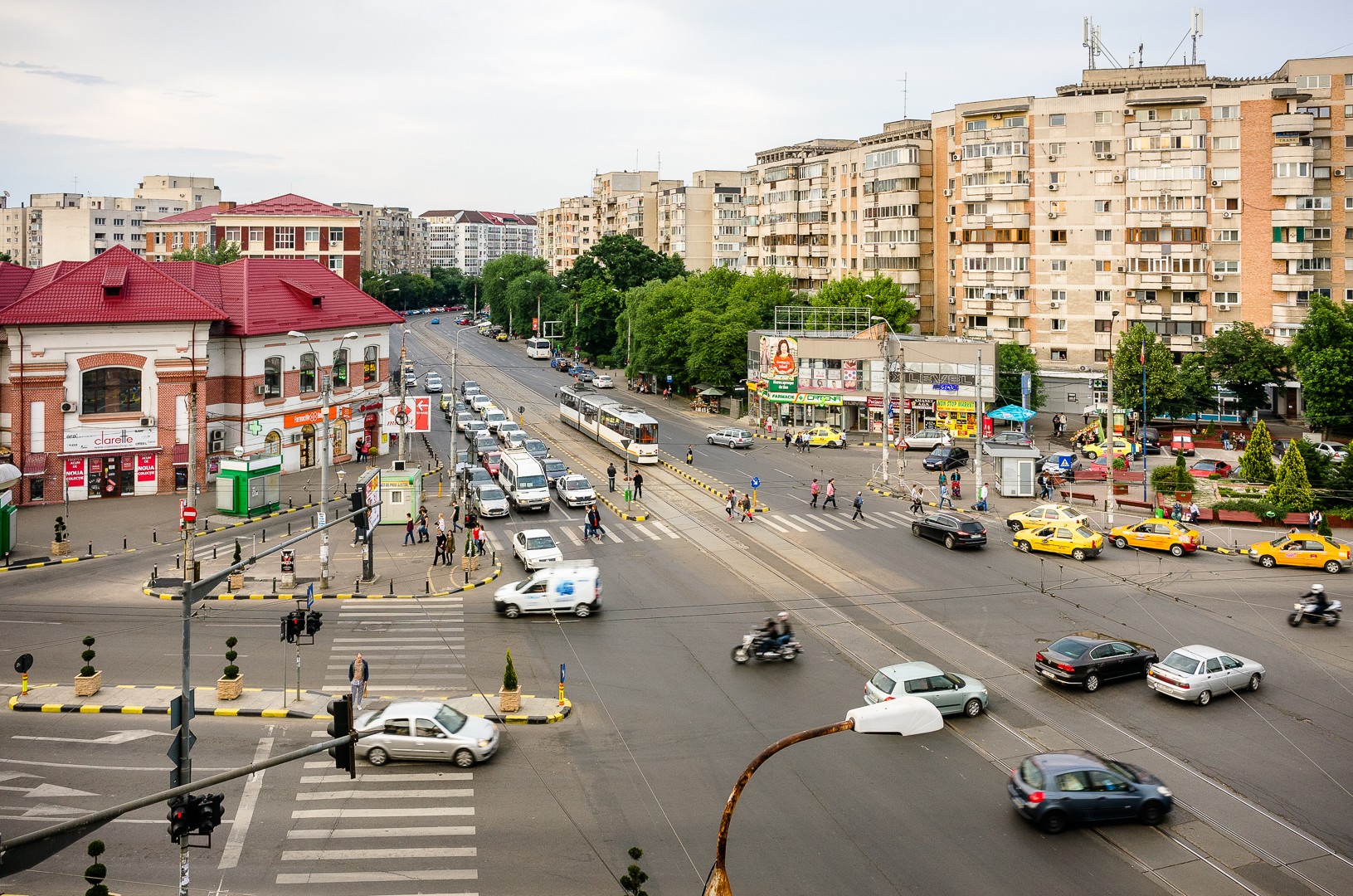 Bulevardul Gheorghe Şincai din Bucureşti a intrat în reparații capitale