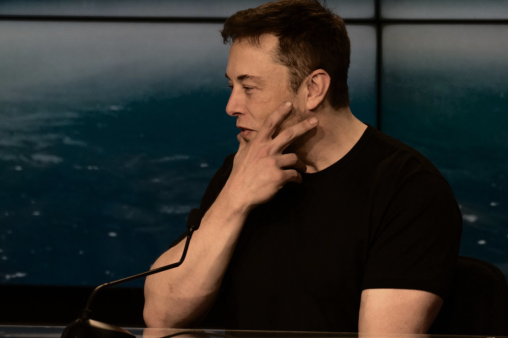 Elon Musk provoacă un scandal pe Twitter după ce a propus un „plan de pace”