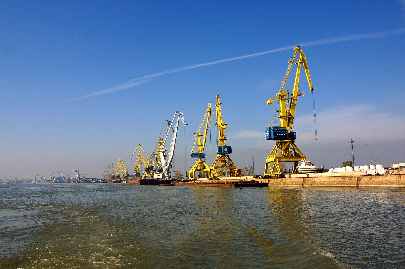 Războiul din Ucraina a dublat volumul mărfurilor operate în Porturile Galați și Brăila