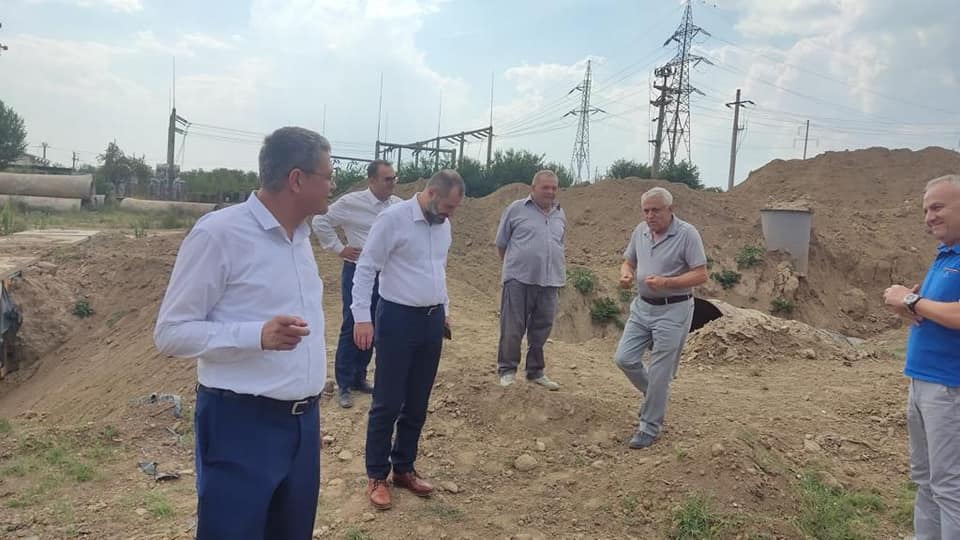 Cum vrea Daea să obțină bani din PNRR pentru irigații: l-a scos pe câmp pe Boloș (foto)