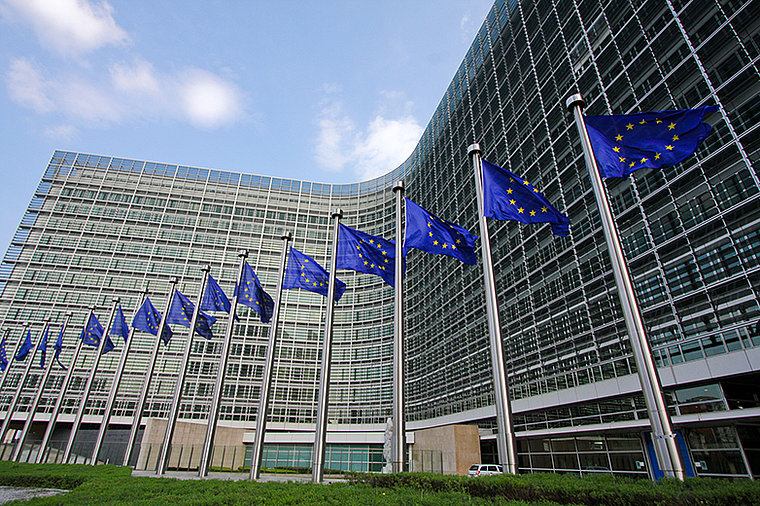 Comisia Europeană cere statelor UE o poziţie comună asupra primirii ruşilor care-şi părăsesc ţara