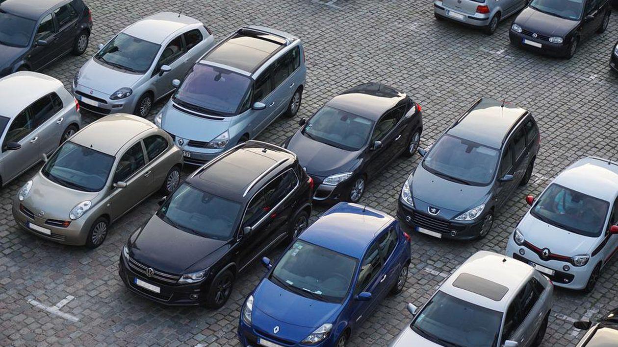 ANAF scoate la licitație mașini Volkswagen, Mercedes sau Ford confiscate. Doritorii pot avea surprize la preț!