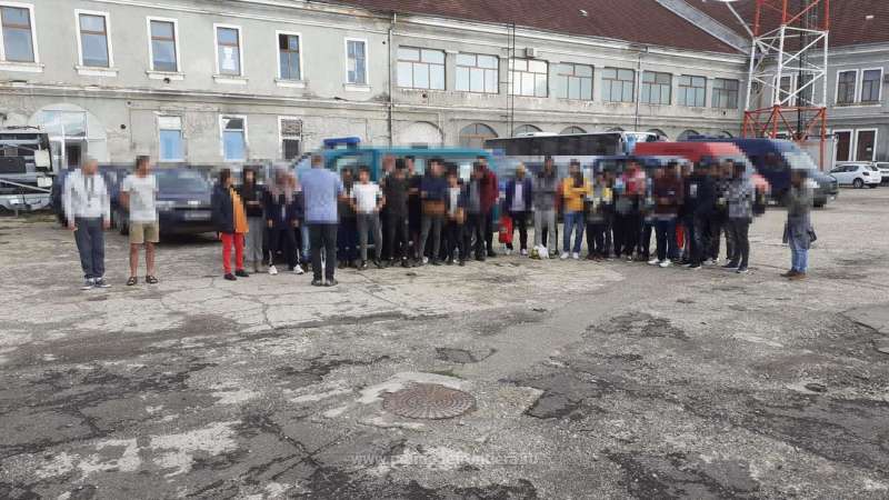 Maramureş: 40 de migranţi şi călăuzele letone – descoperiţi la frontiera cu Ungaria