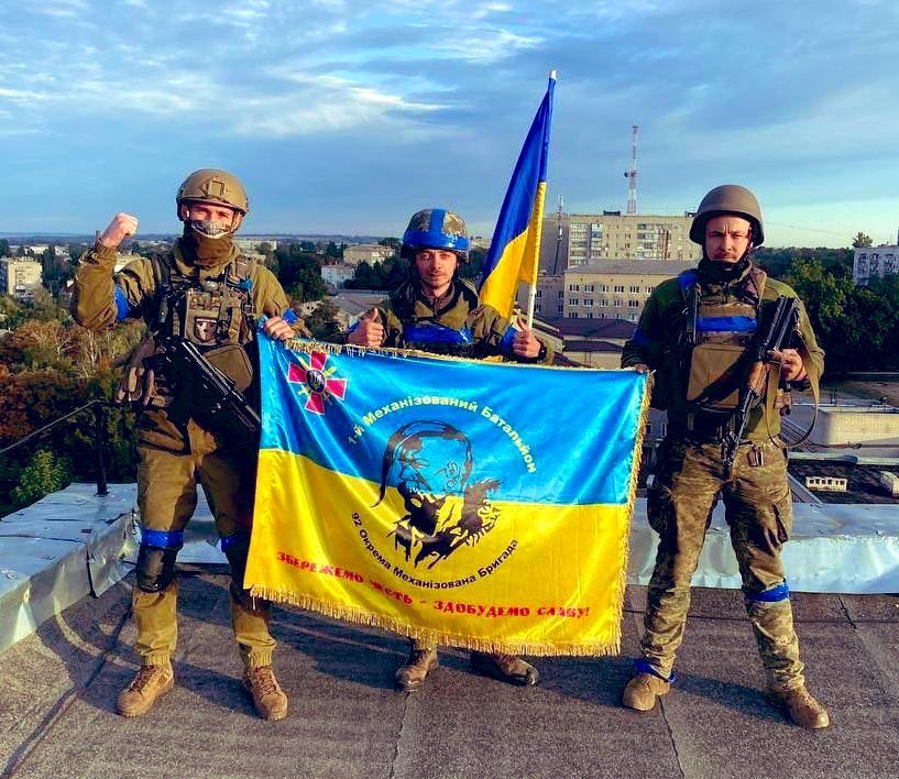 steag victorie soldați război Ucraina