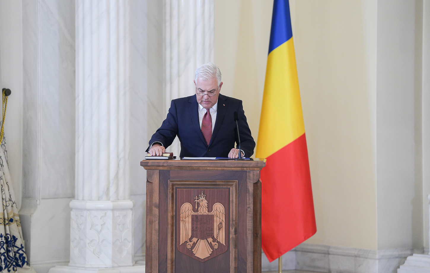Angel Tîlvăr, noul ministru al Apărării, a depus jurământul de învestitură (VIDEO)