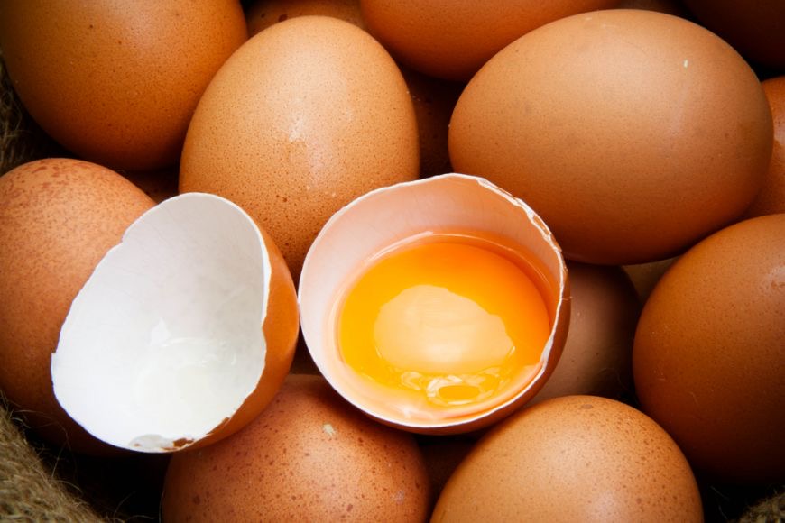 Cum deosebești ouăle sănătoase față de cele provenite de la găini crescute forțat