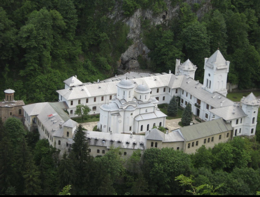 Ce nu știați despre Mănăstirea Tismana (VIDEO)