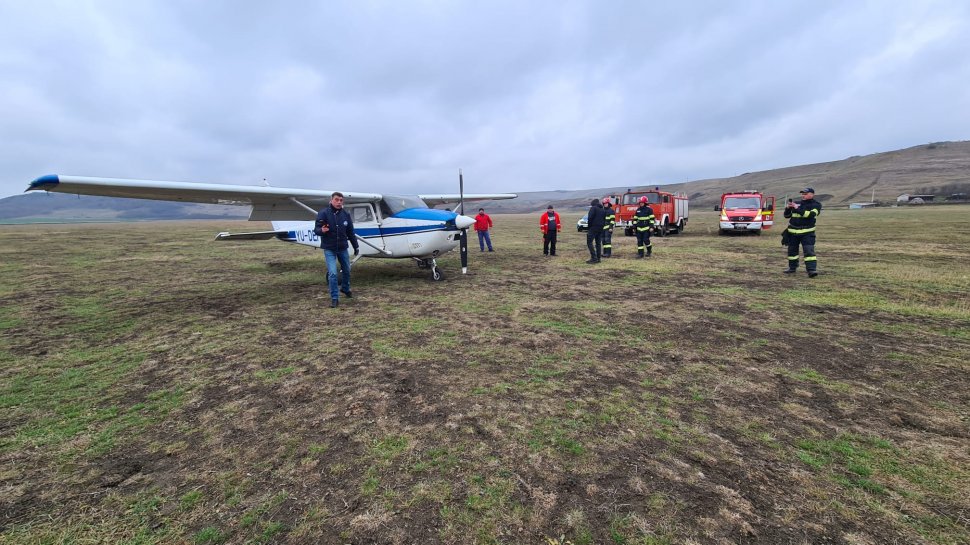 Un avion de mici dimensiuni a aterizat forțat în Iași