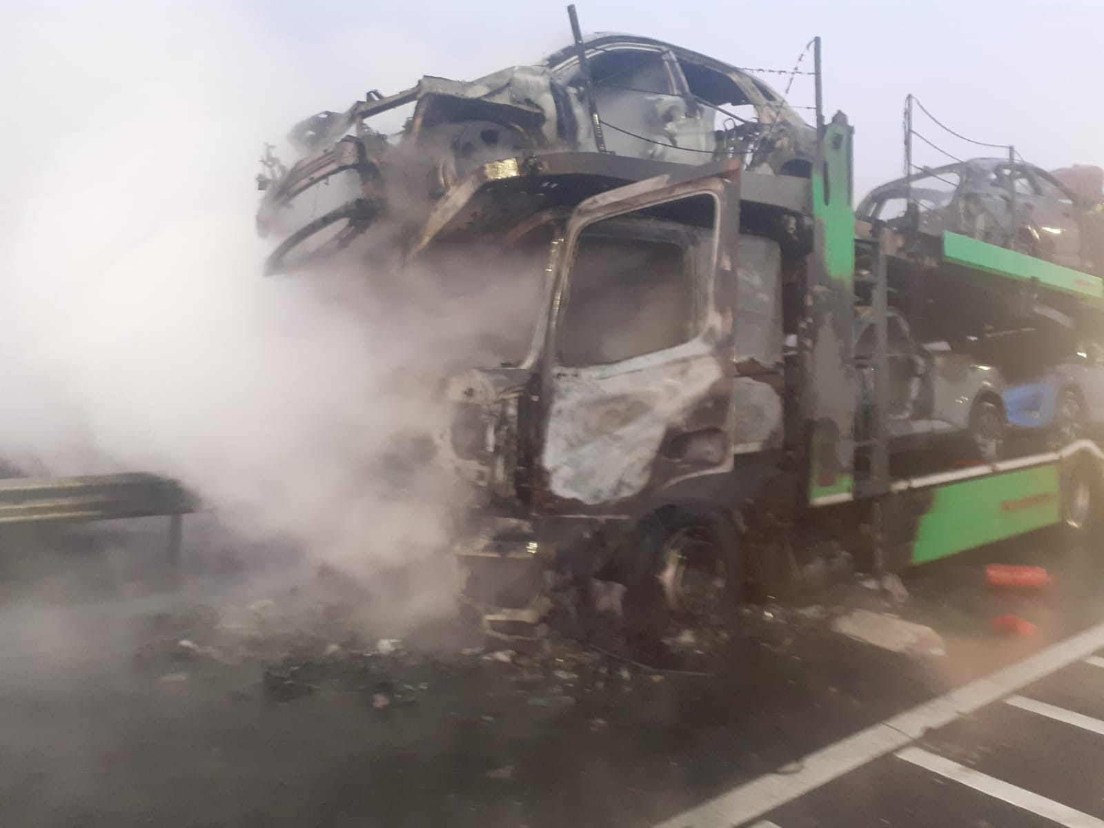 TIR în flăcări în apropiere de Balș, cinci mașini distruse (foto și video)