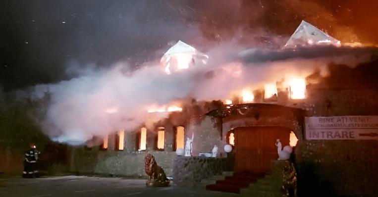 Restaurant din Galați, cuprins de flăcări. Incendiul s-a extins către locuința patronului