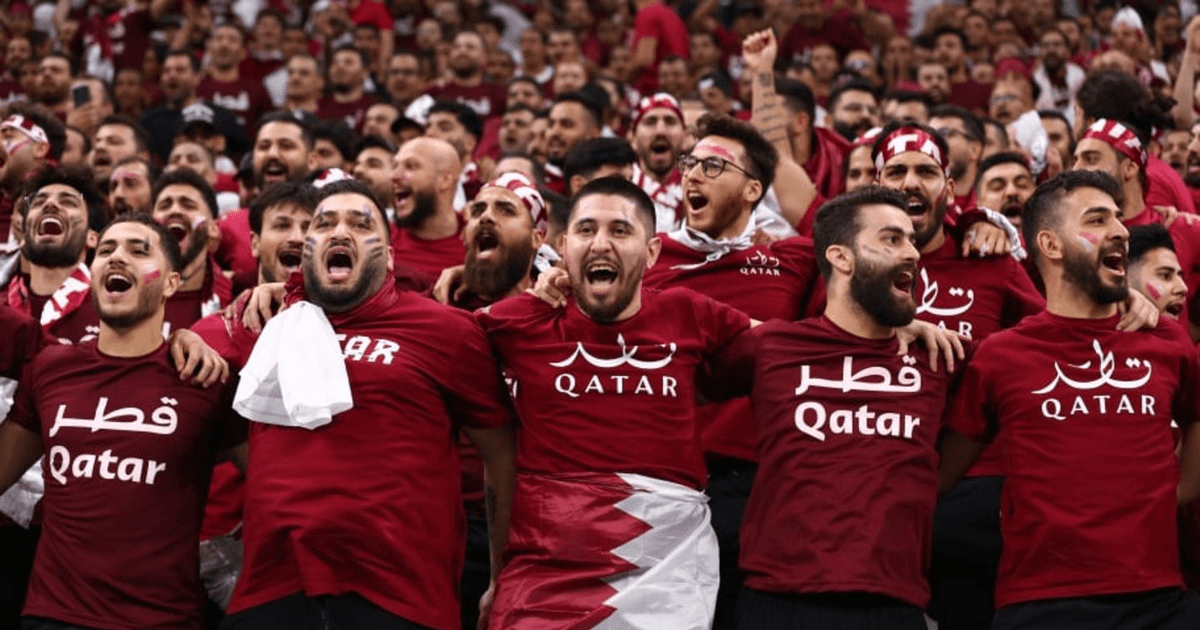 Suporterii Qatarului au fost aduși de FIFA cu avioanele din alte țări