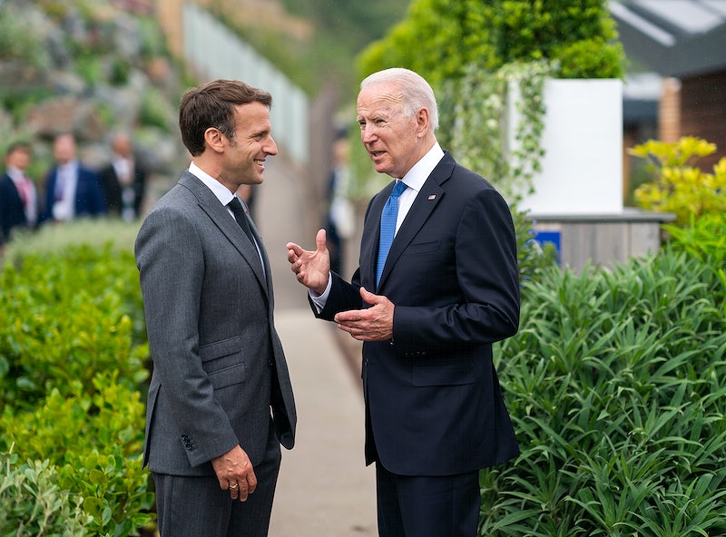 Macron si Biden Foto Rawpixel
