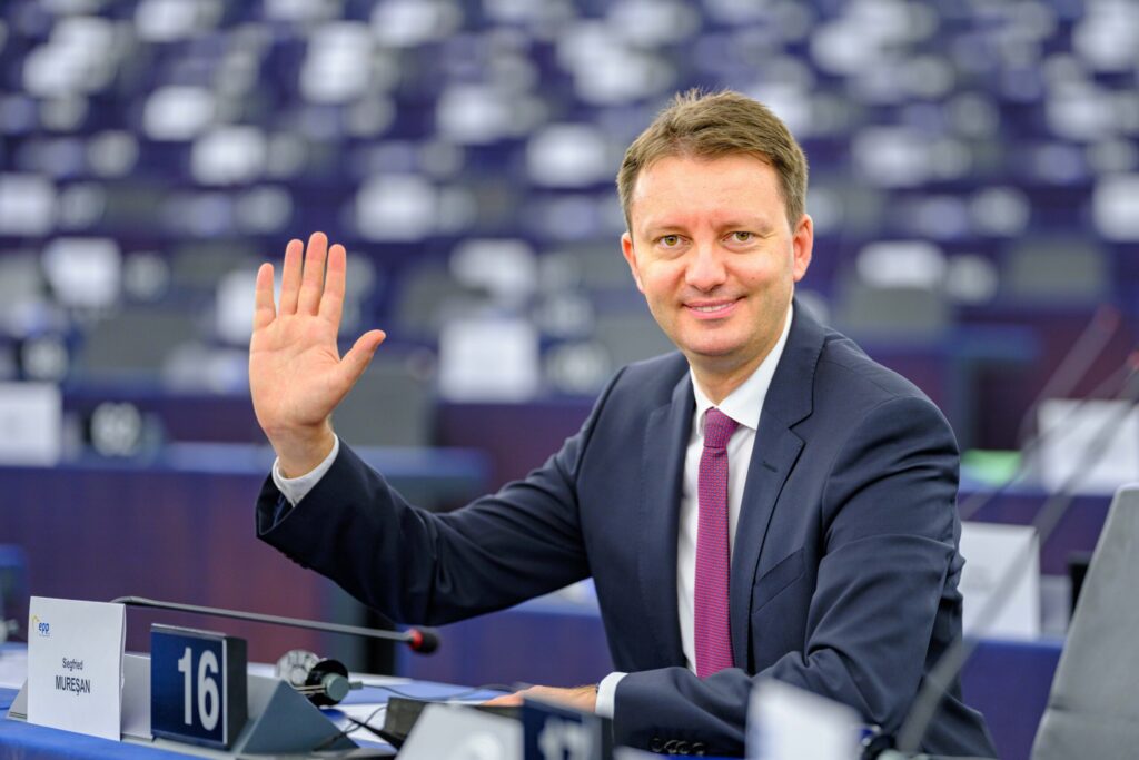 Siegfried Mureșan îi răspunde lui Kelemen Hunor după ce a afirmat că „toată vara nu am mai auzit nimic despre el”