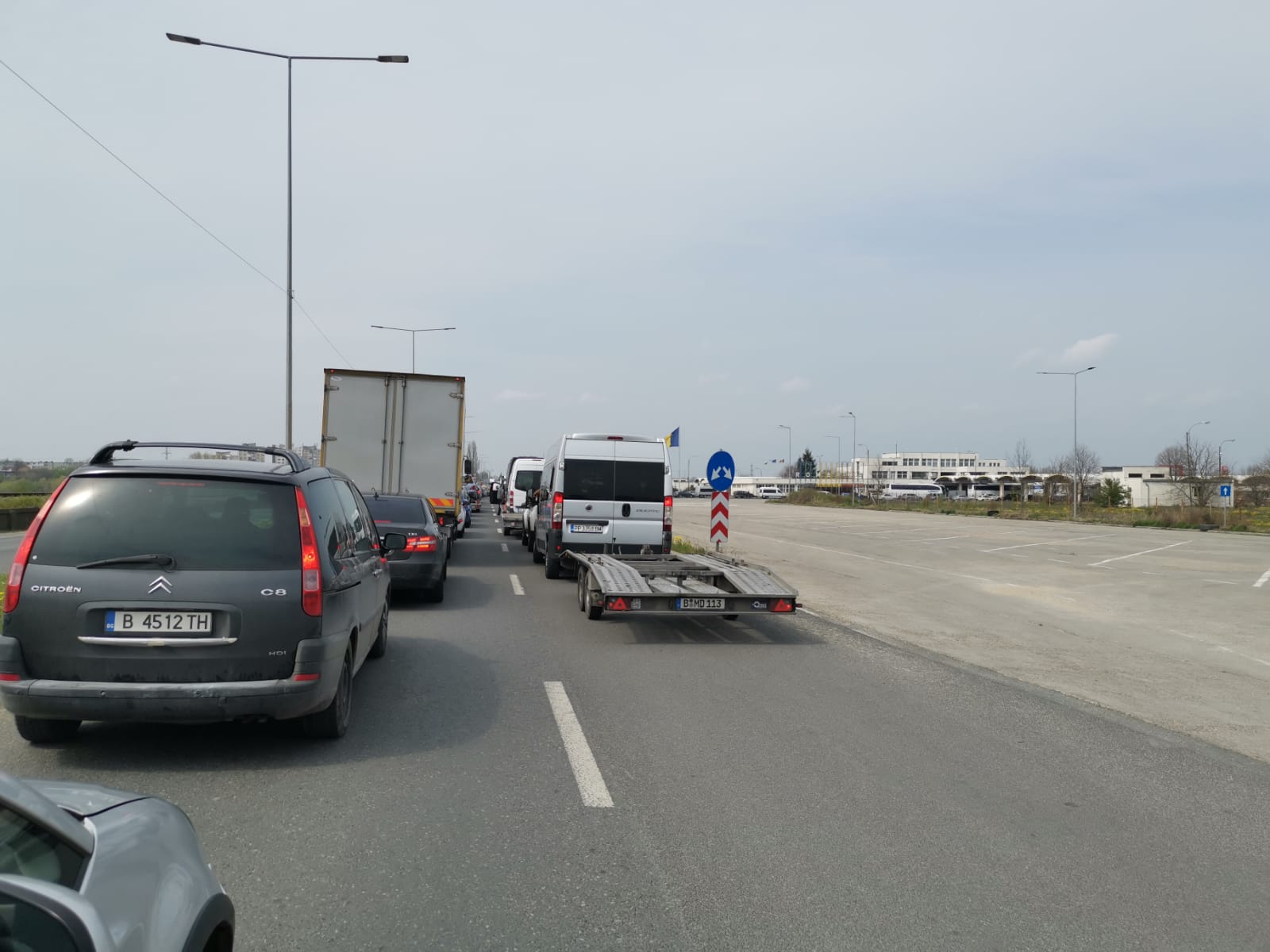Vama Ruse Coadă de un kilometru la Vama Giurgiu! Românii merg la cumpărături, la ...