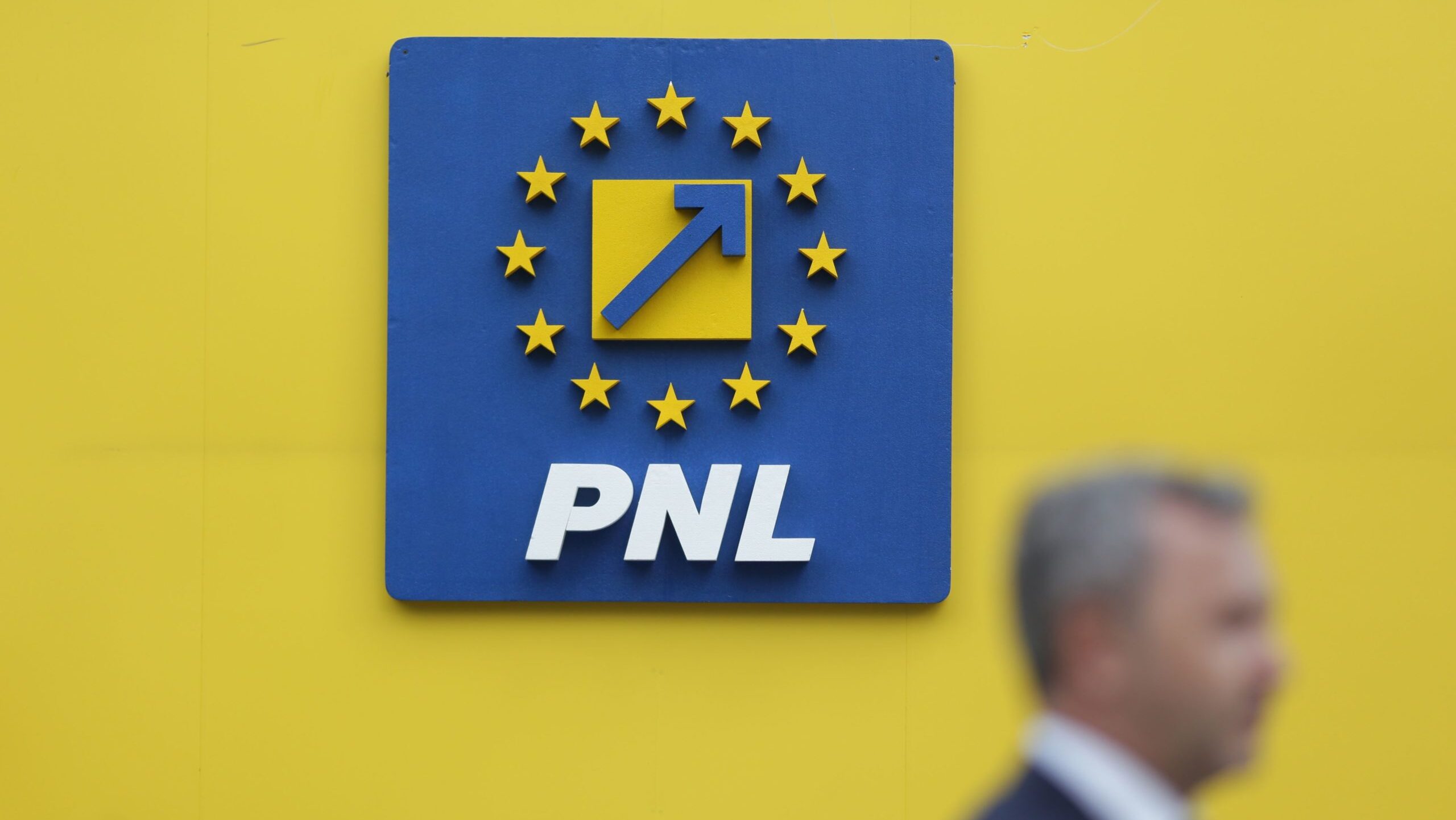 Agitaţie în PNL, după ce Antonescu a pierdut alegerile. Şedinţă de ...