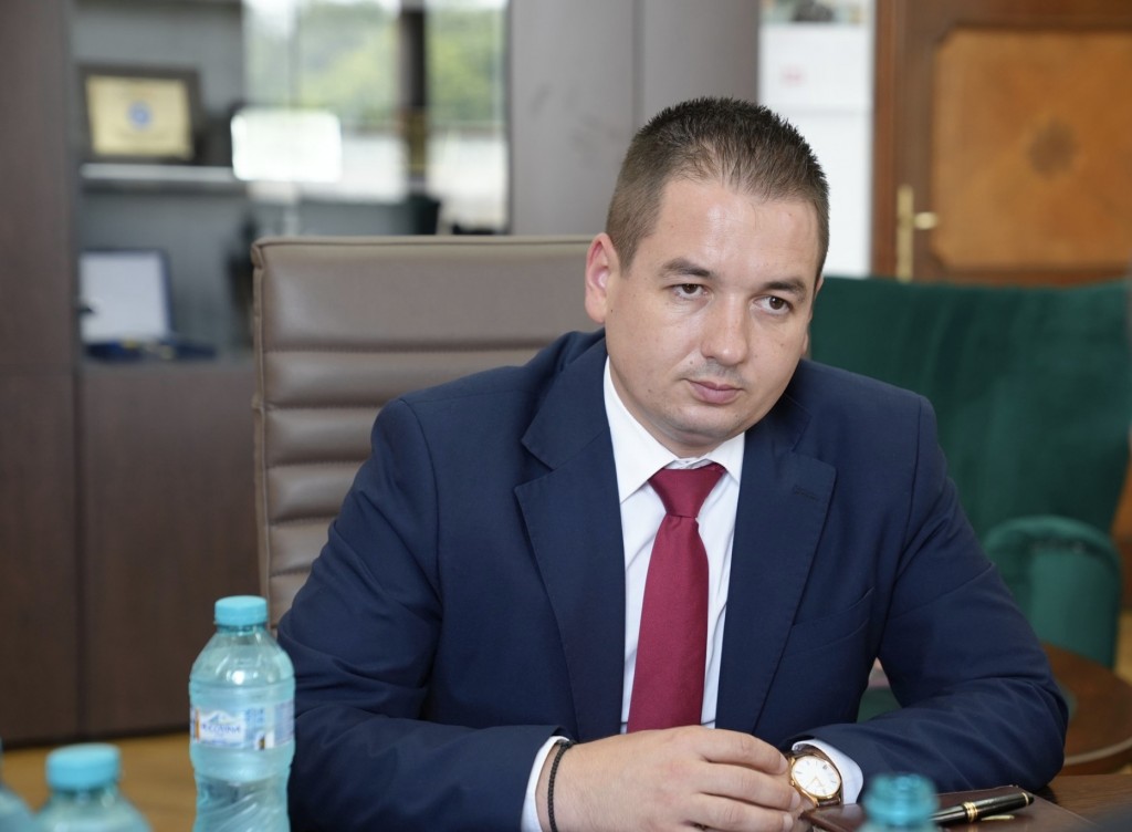 Șeful ANSVSA, Alexandru Bociu, și-a tras o consilieră inculpată pentru pornografie infantilă