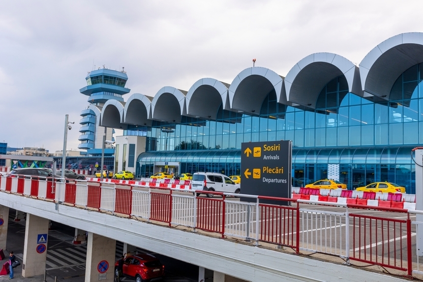 Vremea rea perturbă traficul aerian la București: Cinci avioane redirecționate sau blocate în aer