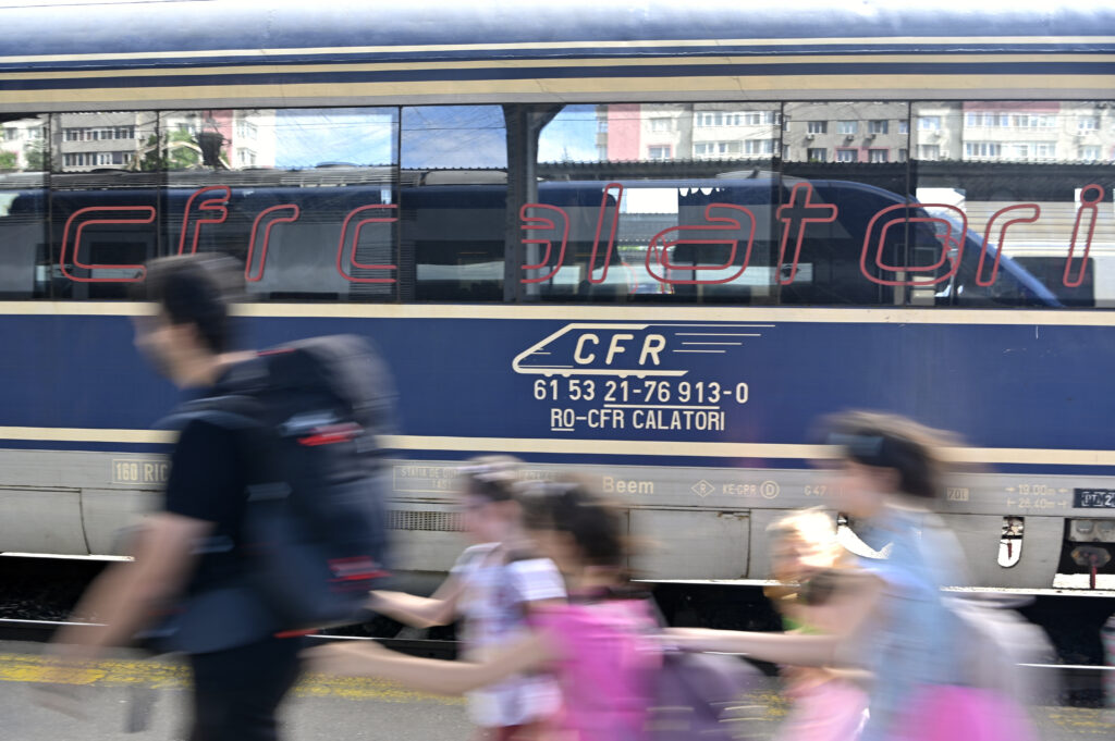 CFR Călători: Accident în trenul Comănești-Buzău. Mai mulți călători au fost răniți