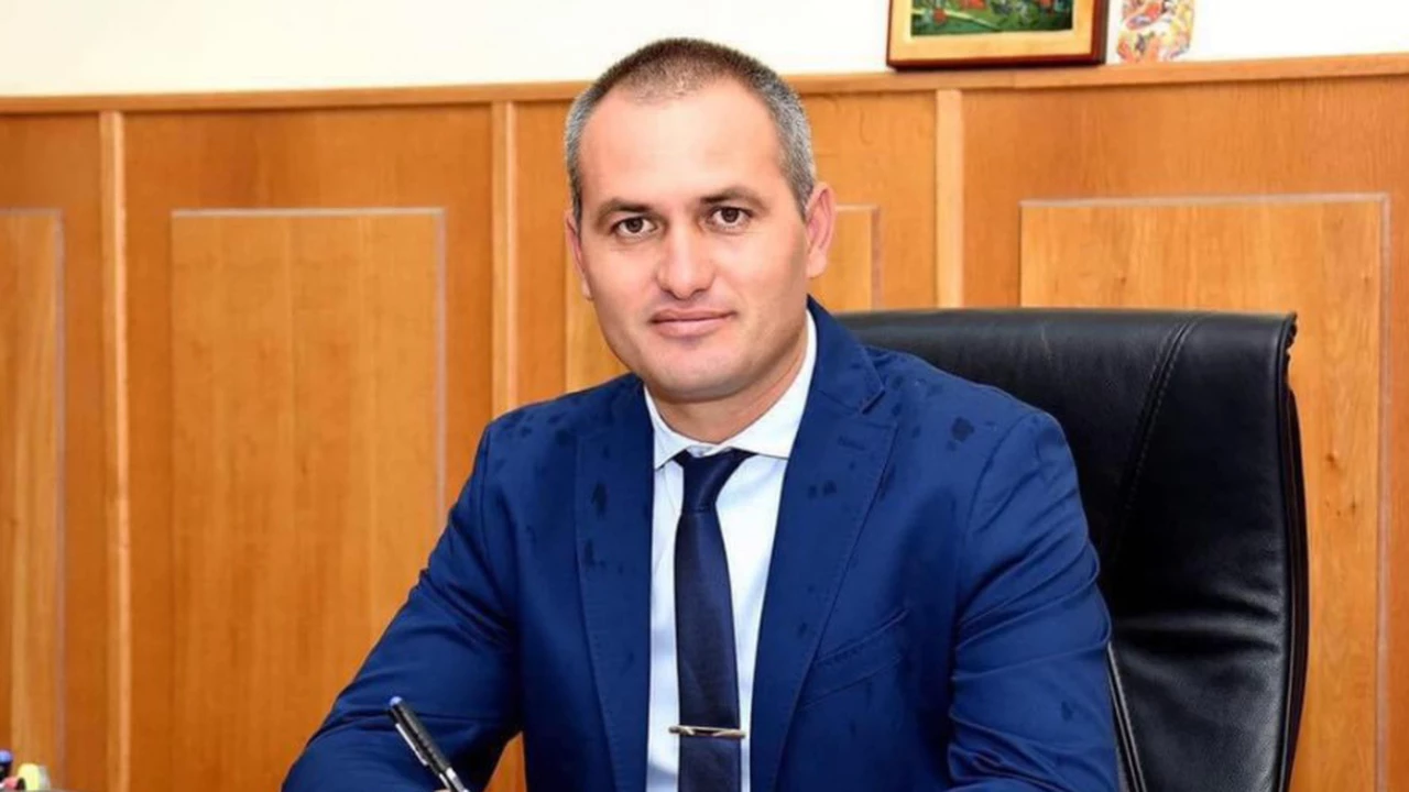 Primarul din Crevedia, acuzat de trafic de persoane, scapă de arest
