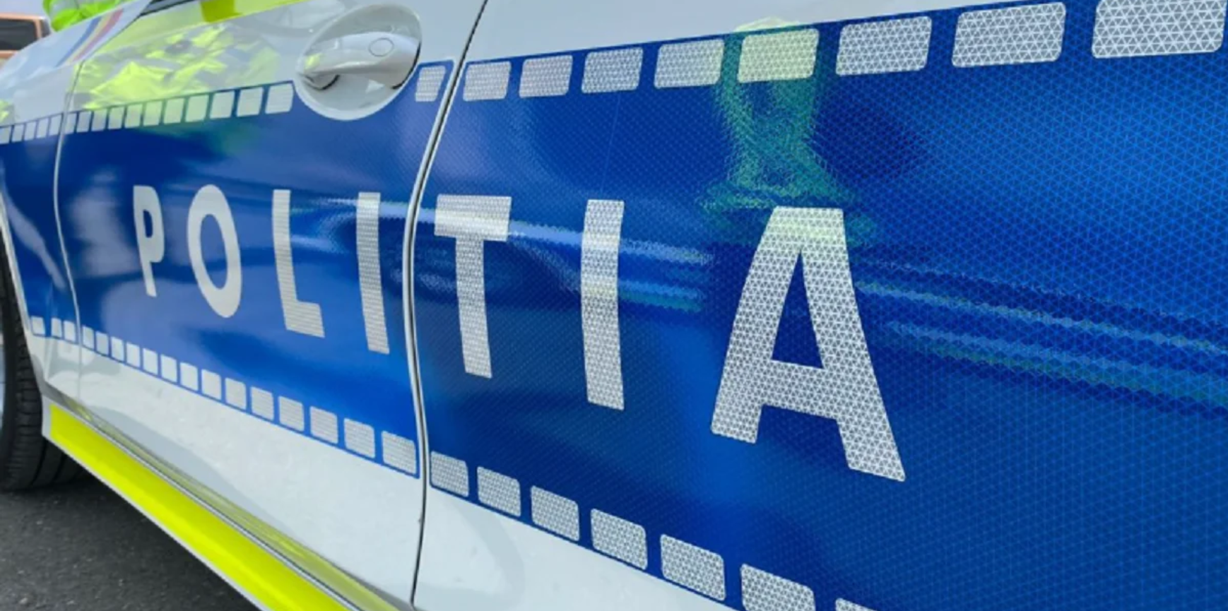 Funcționar public reținut după ce a pierdut la păcănele banii din amenzi auto