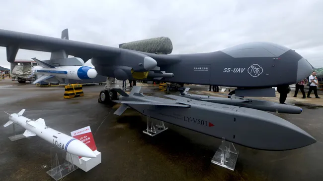 China va lansa cea mai mare aeronavă purtătoare de drone din lume