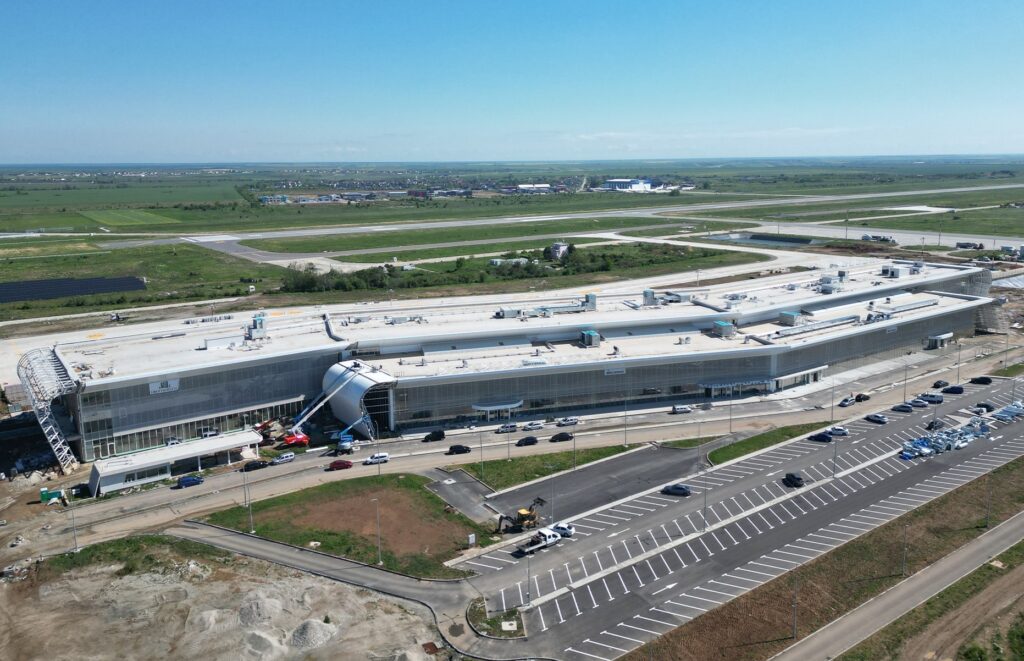 S-au deblocat lucrările la noul terminal al Aeroportului Craiova! Imboldul de 50 de milioane de euro de la Guvern, decisiv. Cum s-a ajuns aici