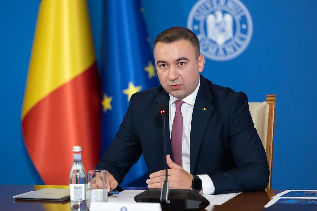 Salarii mai mari decât ale unui ministru la Transelectrica. Bogdan Ivan: Aberațiile astea sunt anormale