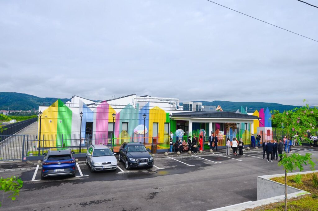 S-a deschis o nouă creșă construită cu fonduri prin PNRR. Este modernă și prietenoasă cu mediul